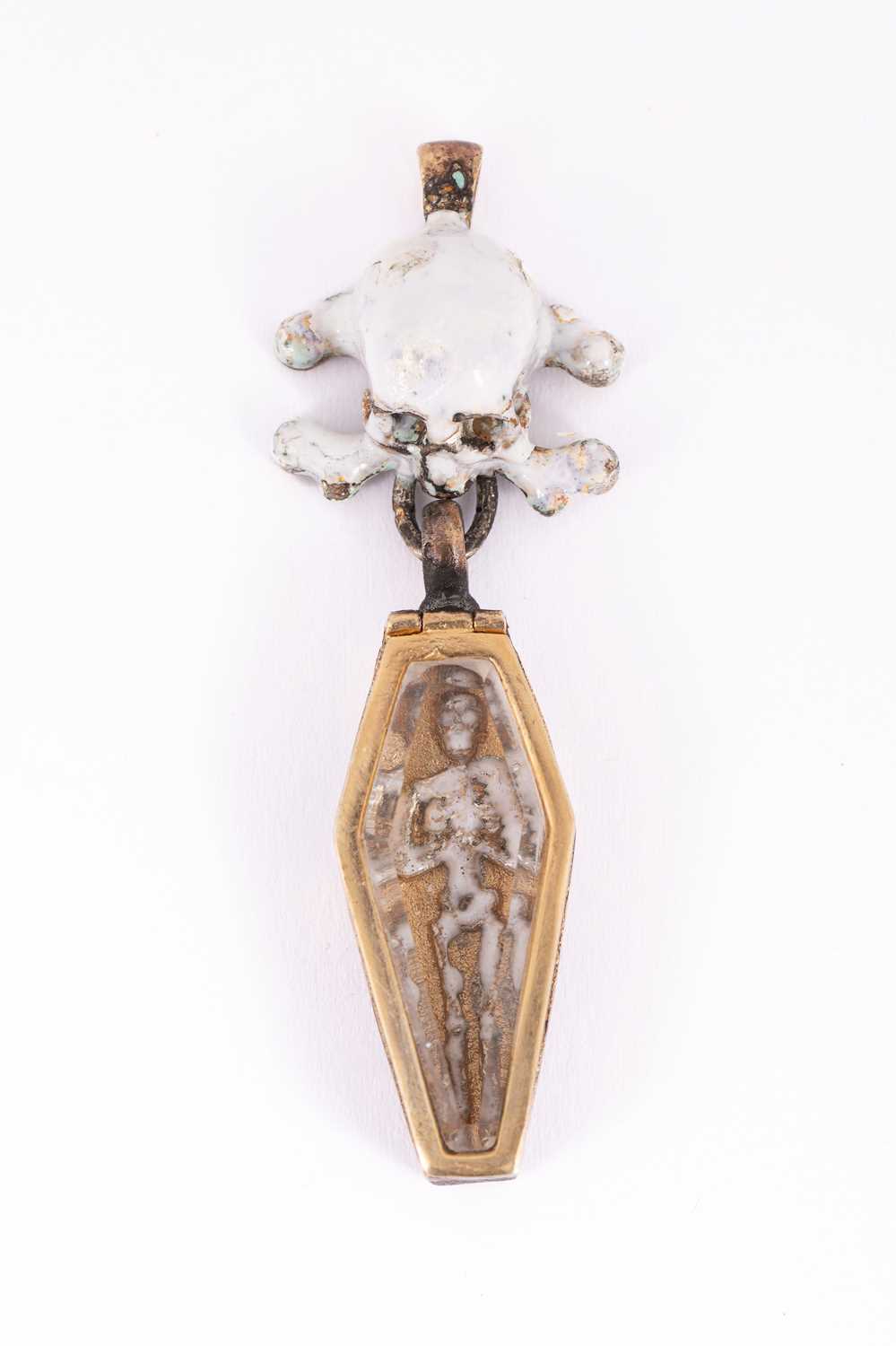 Lot 91 - A 19th Century memento mori pendant