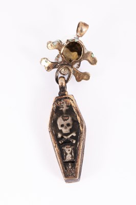 Lot 91 - A 19th Century memento mori pendant