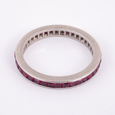 Lot 97 - A ruby eternity ring