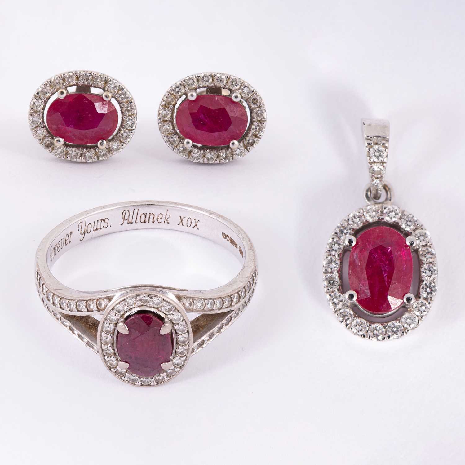Lot 28 - The Diamond Store ruby and diamond suite