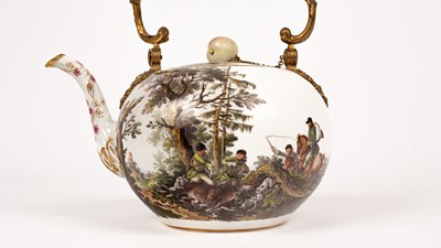 Lot 222 - A Meissen globular kettle